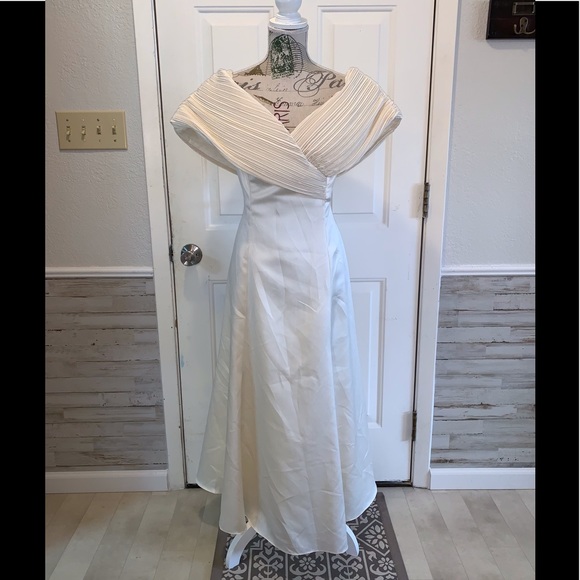 Vintage Dresses & Skirts - Elegant Vintage 1980s Tea Length Wedding Gown❣️